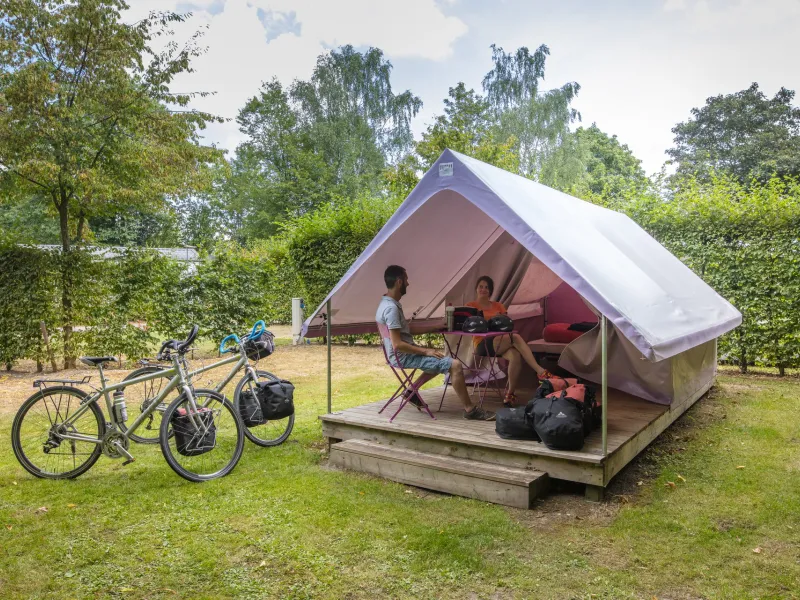Camping Accueil Vélo avec hutte pour les cyclistes à Jumièges