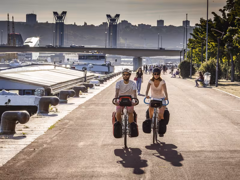 Cyclistes au pont Flauvert de Rouen