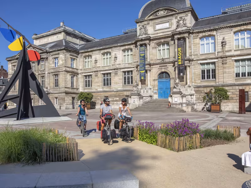 Devant le musée des Beaux-Arts à Rouen