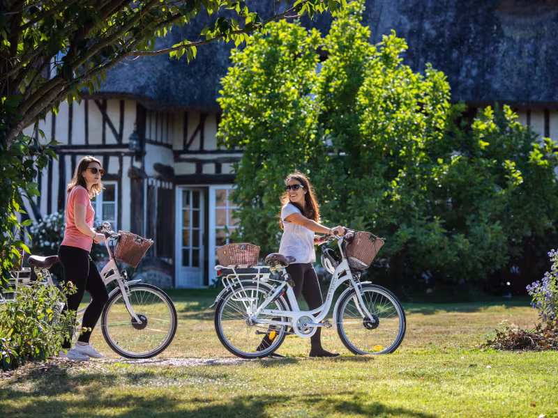 En VAE au gîte Accueil Vélo des cigognes au Marais Vernier