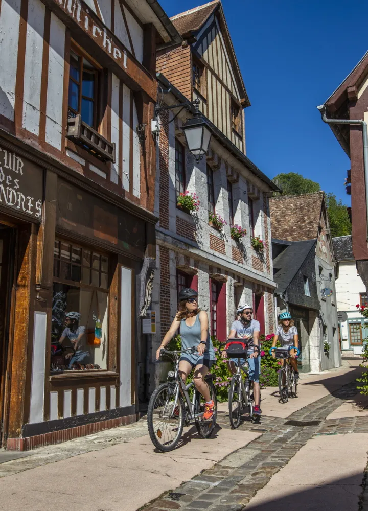 Balade à vélo à La Bouille et ses maisons à colombage