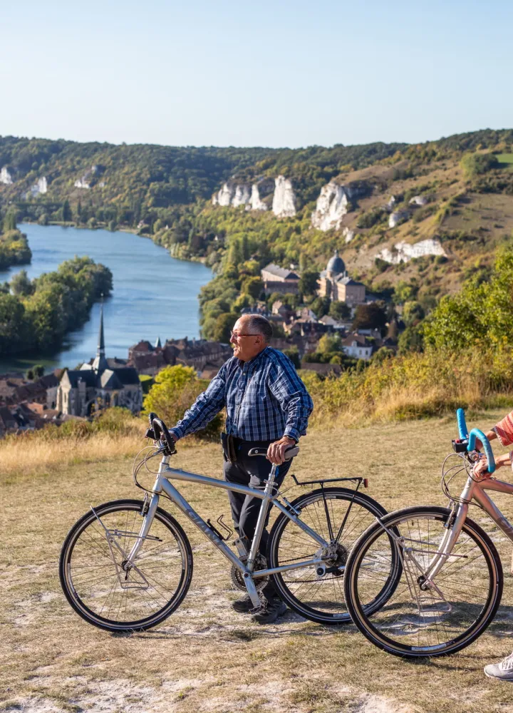 Point de vue sur les falaises de craies de la Seine aux Andelys