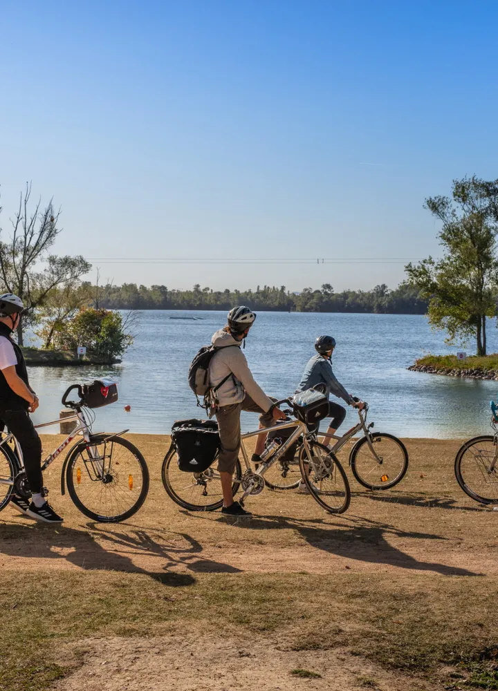 Cyclistes aux étangs de Léry-Poses