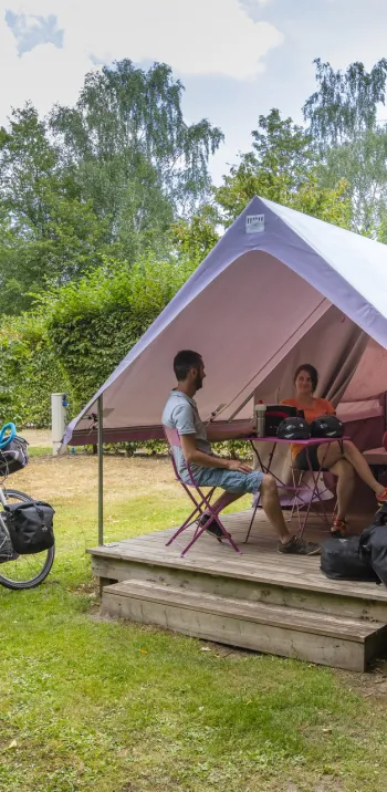 Camping Accueil Vélo avec hutte pour les cyclistes à Jumièges