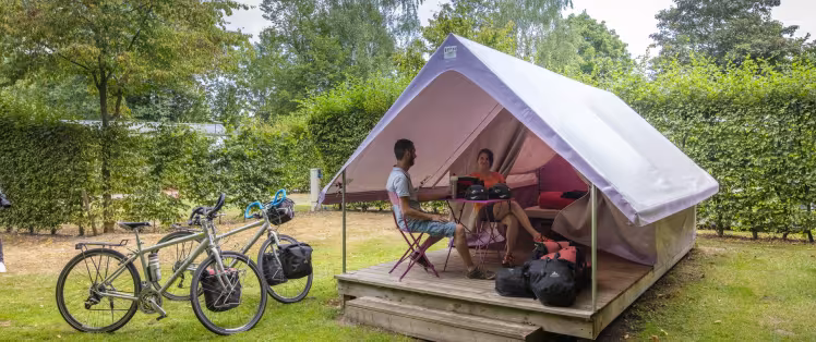 Camping Accueil Vélo avec hutte pour les cyclistes à Jumièges