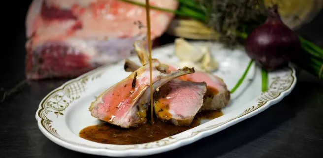 hostellerie saint pierre-saint pierre du vauvray_Restaurant_viandes